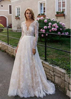 Long Sleeve Ivory Lace Wedding Dress With Chmapagne Lining